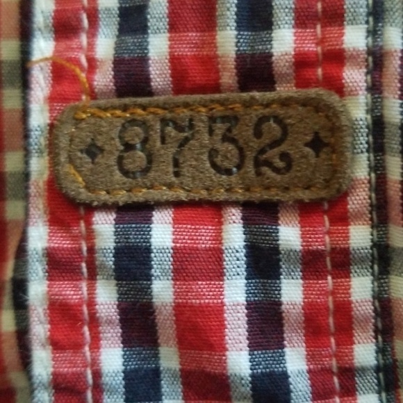 8732 Short Sleeve Buttonup Shirt - Picture 4 of 6